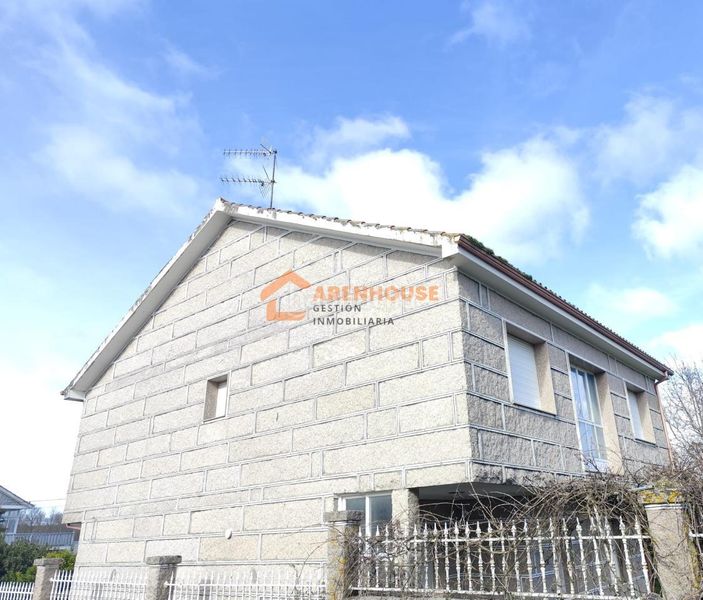 Foto a38ce0e8-4108-4f3f-9e9c-1fe3d262ca53. Maison avec chauffage parking dans Baltar