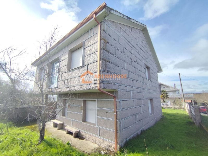 Foto a8527f09-f199-4579-a0ee-a3870d26d168. Maison avec chauffage parking dans Baltar