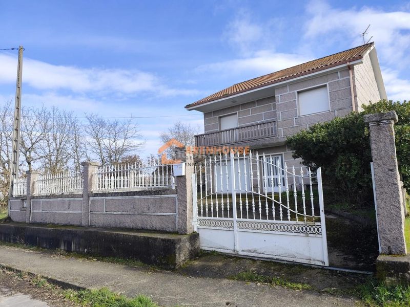 Foto d916bc1d-96f4-4568-9914-2342b9e601a8. Maison avec chauffage parking dans Baltar