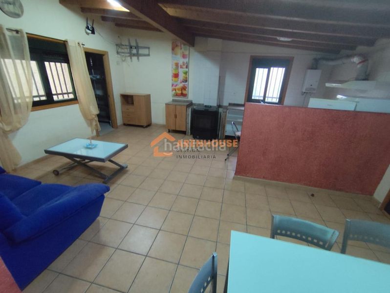 Foto 1b174210-e604-4fb6-be3a-45e337f664c0. Casa amb calefacció aparcament a Barbadás