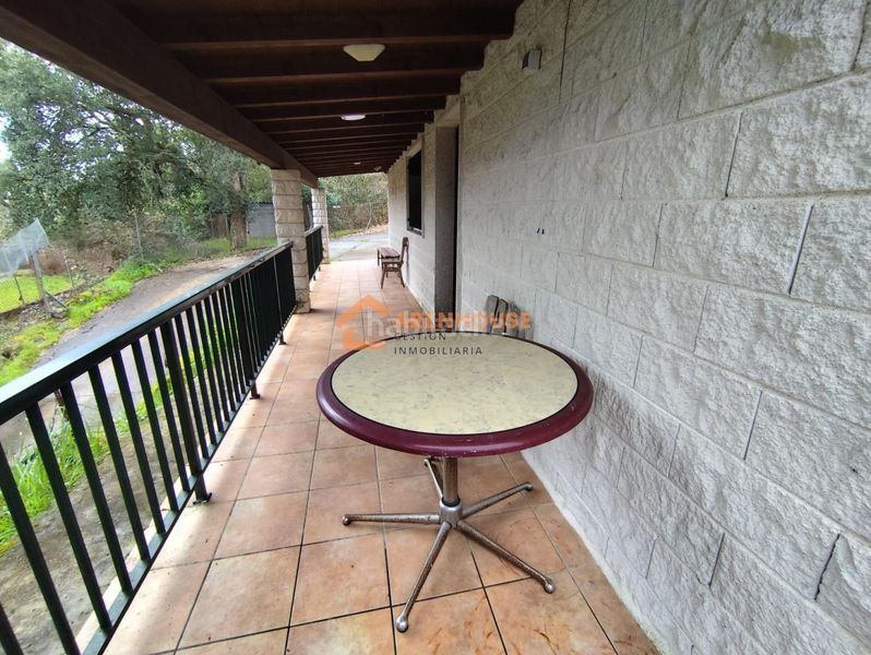 Foto 3ed48ab8-a35a-4d49-a96f-2897f123d77f. Casa amb calefacció aparcament a Barbadás