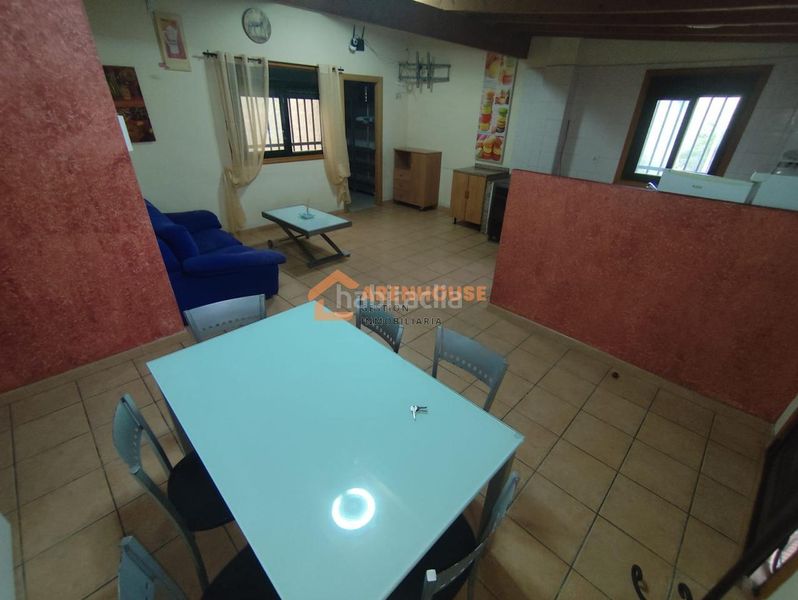 Foto cfeac6c9-b6bb-4184-9e6e-0b4eeaf5a3be. House with heating parking in Barbadás