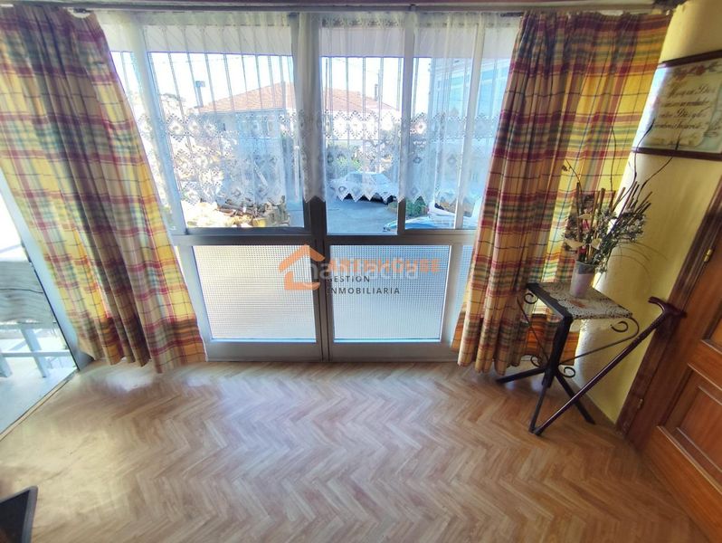 Foto 2d2297bd-9f7d-41c1-b3b7-c37a26169518. Casa amb calefacció aparcament a Carballiño (O)