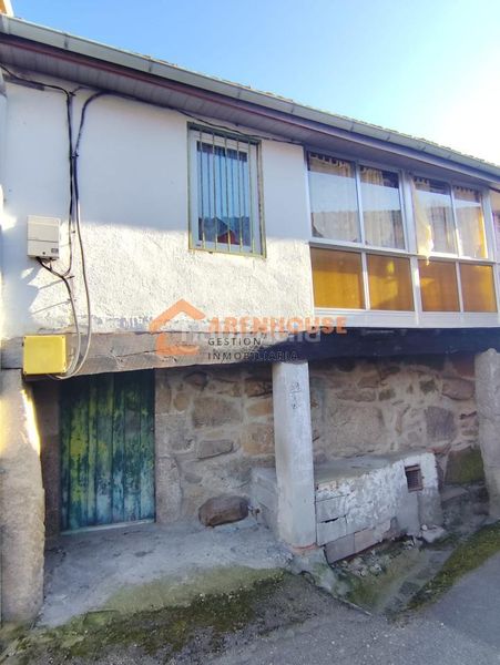 Foto 5b957571-dd95-4de1-9477-da630aca9041. Casa amb calefacció aparcament a Carballiño (O)