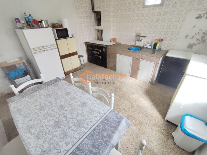 Foto 6f6f5002-c815-4b75-bb50-58b911a79538. Casa amb calefacció aparcament a Xunqueira de Ambía