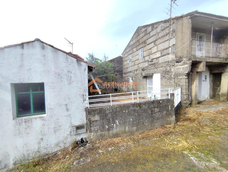 Foto ff57cf37-1a5a-46ee-847e-fee78227f7eb. Casa amb calefacció aparcament a Xunqueira de Ambía