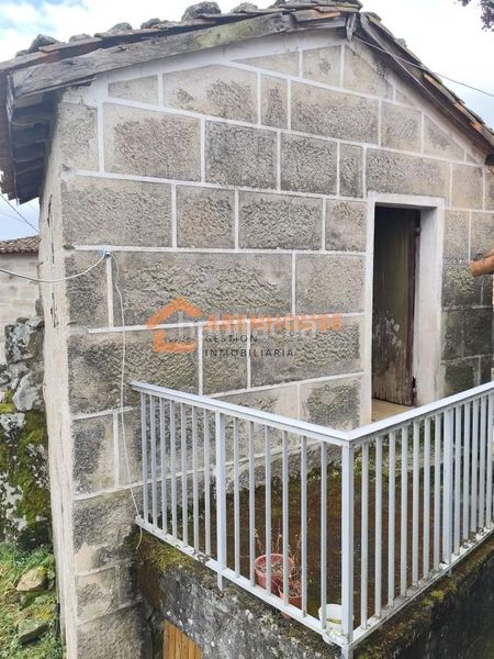 Foto a1fffb39-815d-4a73-8058-a574ddd2a79f. Casa amb calefacció aparcament a Baños de Molgas