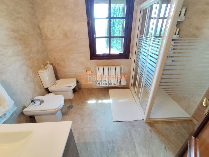 Foto 15cb8e70-ce95-40b8-a77c-4bdfc9ac73fc. Chalet en Bande