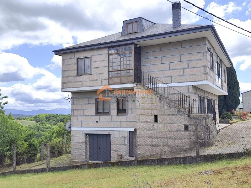 Foto e57d4baf-f628-4d74-b3f5-7bbbbdbdb4c6. Chalet en Bande
