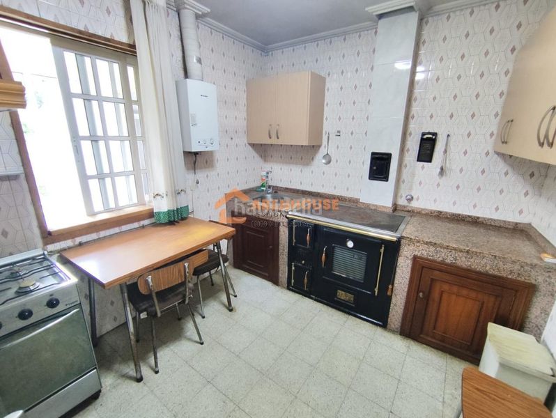 Foto 685fb0df-8b1d-4e1e-a8c0-ce0be1e968b5. Casa amb calefacció aparcament a Carballiño (O)