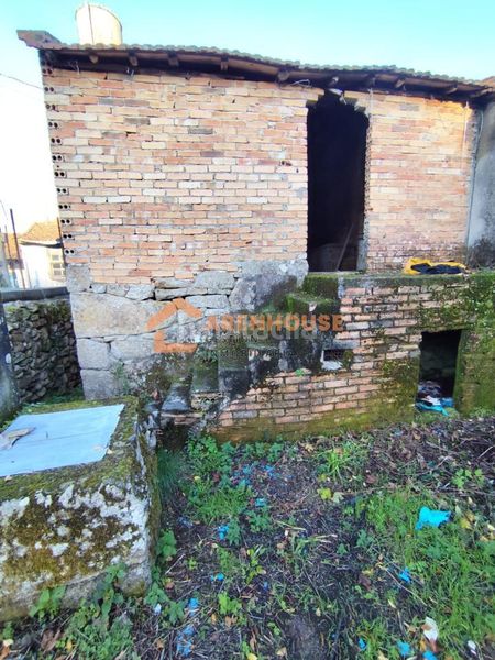 Foto b9c0aae6-e248-467f-8a8d-6b680ff11807. Maison avec chauffage parking dans Celanova