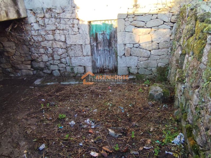 Foto eb0765d8-0c23-46f0-86c8-86dbe668ddd2. Maison avec chauffage parking dans Celanova