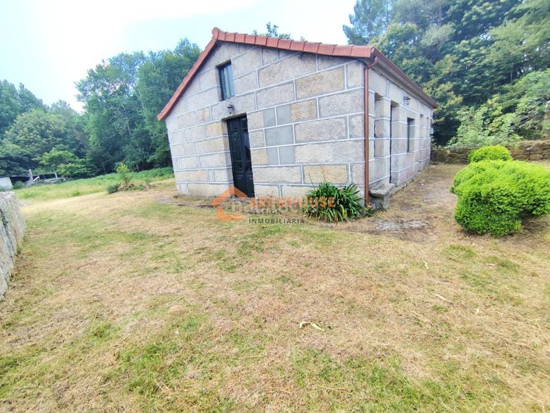 Foto c758682c-f3c1-476c-ad4c-a1797c5548a4. Casa amb aparcament a San Amaro