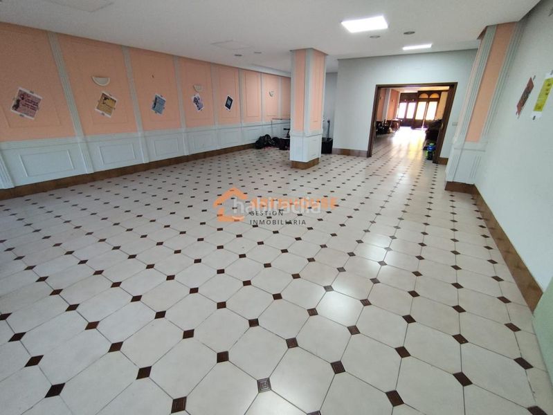 Foto 572681fe-a3eb-4ece-b27c-f61549bdd090. Local comercial a Carballiño (O)
