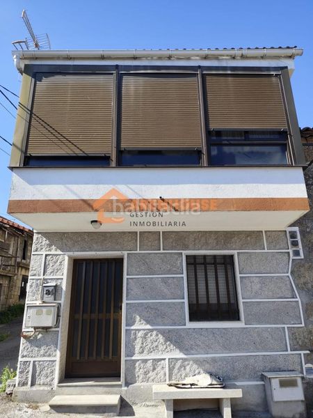 Foto 499d29fb-6bb9-4a24-b5db-4191d9997ef7. Casa amb calefacció aparcament a Xunqueira de Ambía