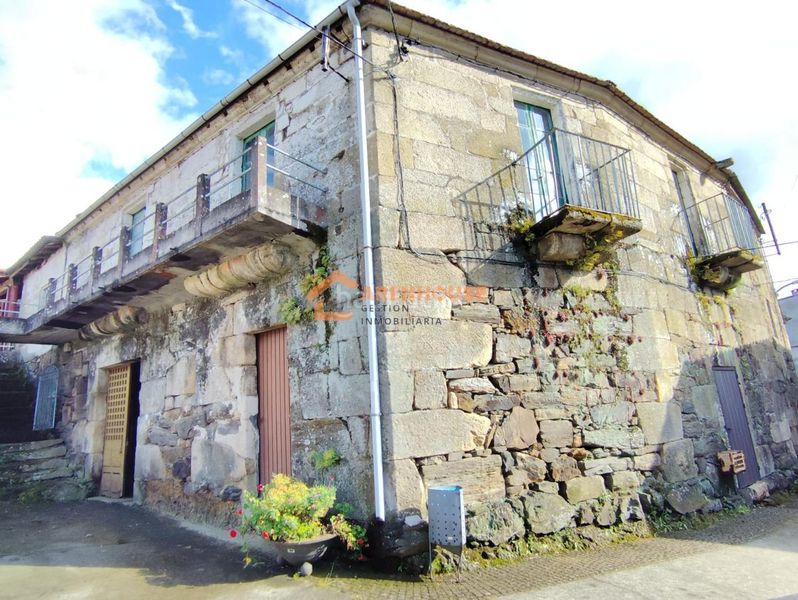 Foto 223fb2b7-a382-4300-abc1-a07e5ef77112. Casa amb calefacció aparcament a Castrelo de Miño
