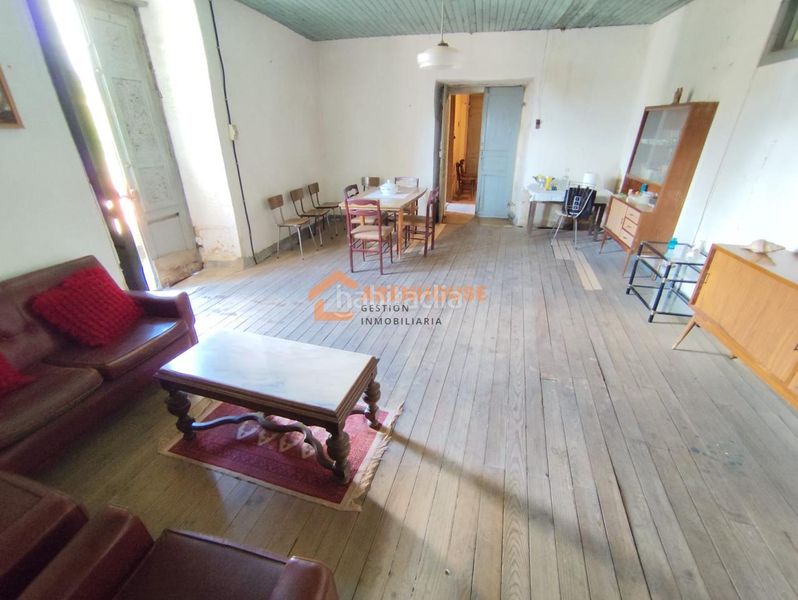 Foto d2e14ca3-9199-486f-9eff-fefe26aa29a5. Casa amb calefacció aparcament a Castrelo de Miño