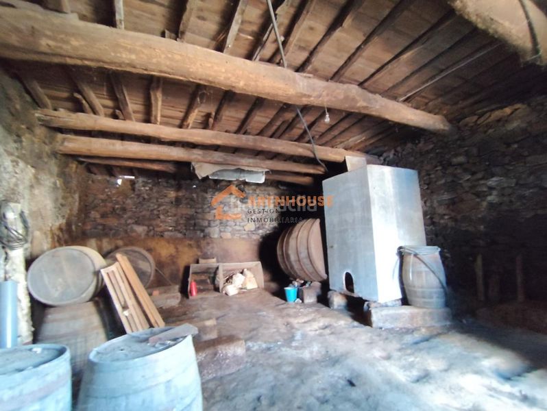 Foto f7a6e96c-82dc-4b85-b406-609e939fd5b2. Casa amb calefacció aparcament a Castrelo de Miño