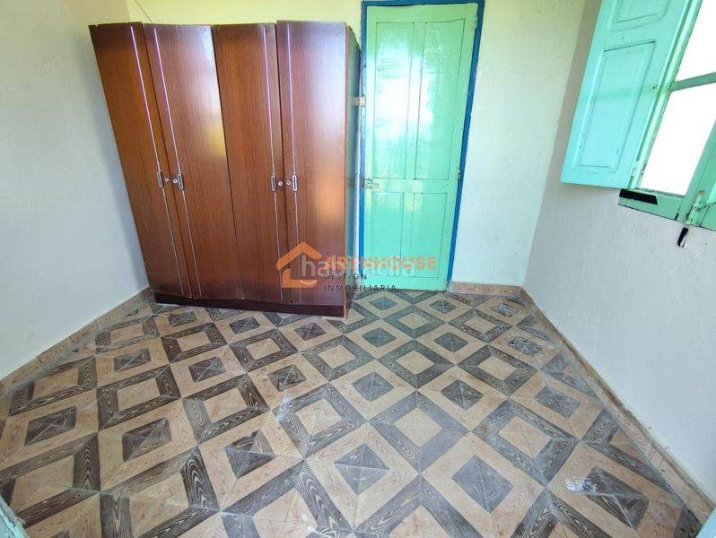 Foto 1c655a30-a3eb-460a-8eff-84422a45ffe8. Casa amb aparcament a Leiro