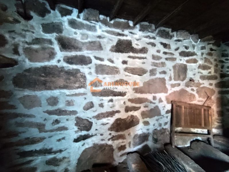 Foto 441a927c-ed38-44ed-95b1-a726ac81fbdb. Casa amb aparcament a Leiro
