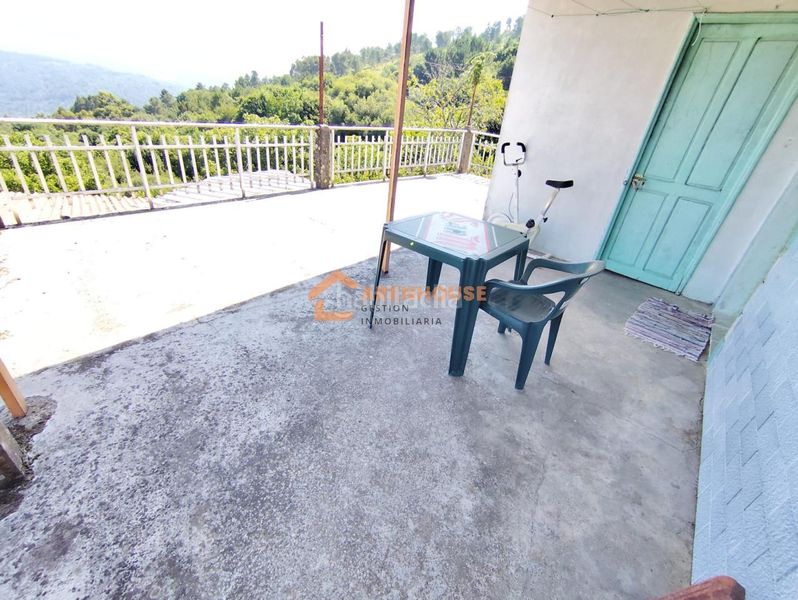 Foto 44f62f88-a9a2-4183-8f7c-074f50f71675. Casa amb aparcament a Leiro