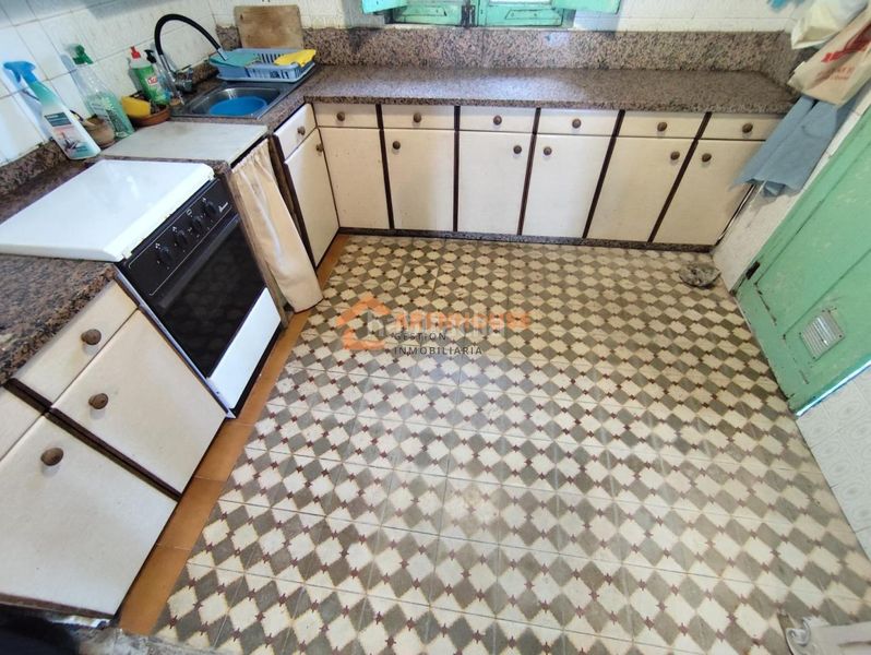 Foto 479952a6-c0d8-44fe-ac19-be3c18e2dc83. Casa amb aparcament a Leiro