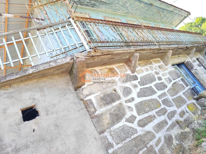 Foto 524624e3-20db-4b7f-a330-eef9aaa5df26. Casa amb aparcament a Leiro