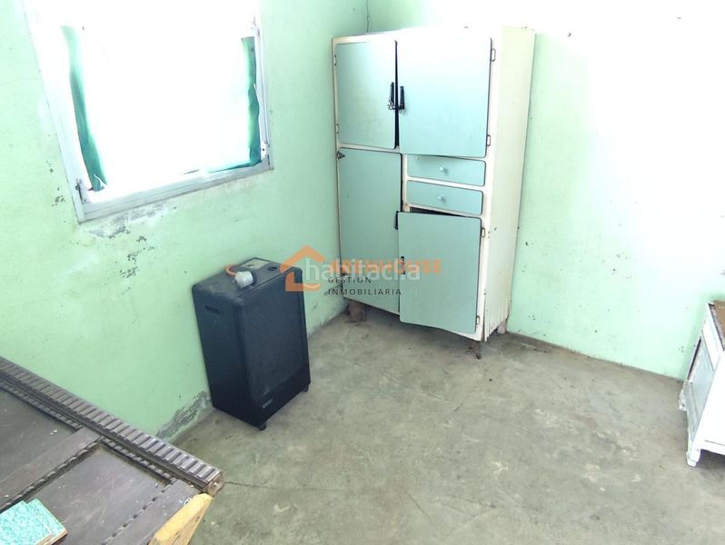 Foto 5cc548f7-2793-42e0-8a4d-71cbeb5a1300. Casa amb aparcament a Leiro