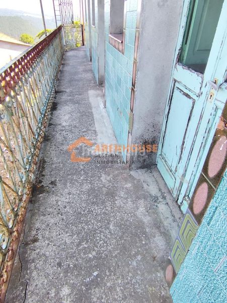 Foto 612d7682-4b82-4f80-9de4-f16bbaee9581. Casa amb aparcament a Leiro