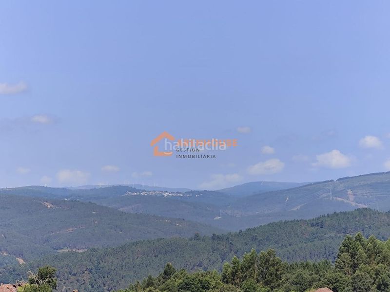 Foto 6327bfb0-a8e6-484d-9cf1-cff777f5a01d. Casa amb aparcament a Leiro
