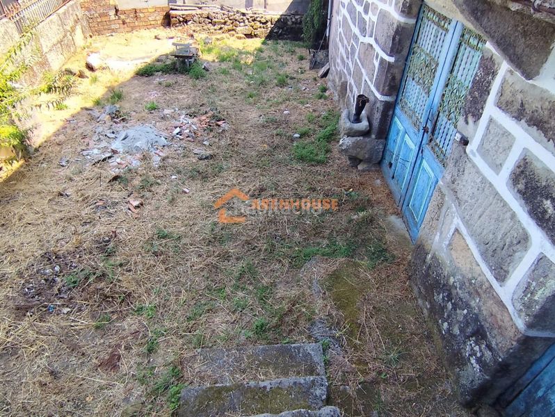 Foto 722635a2-b685-4151-a9be-7816f5055985. Casa amb aparcament a Leiro