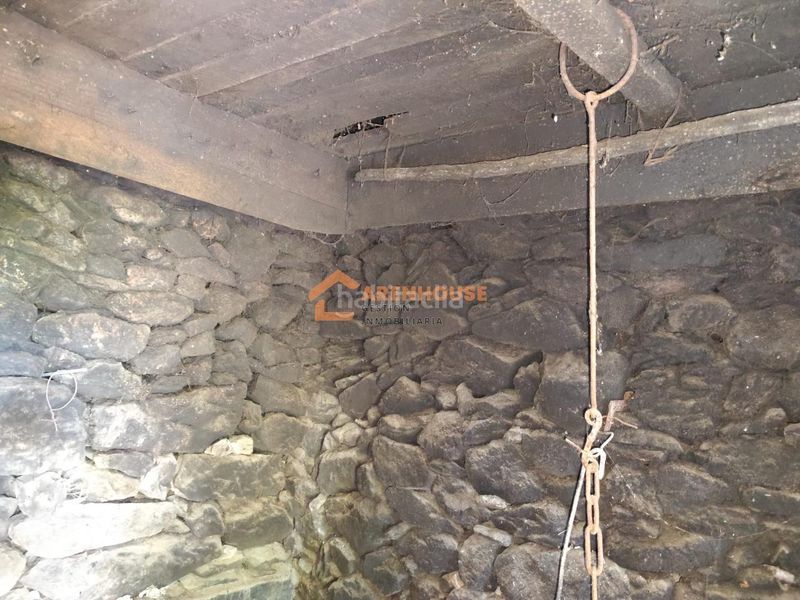 Foto 76932a80-bc9e-4ac7-8b93-135b100c0ff1. Casa amb aparcament a Leiro