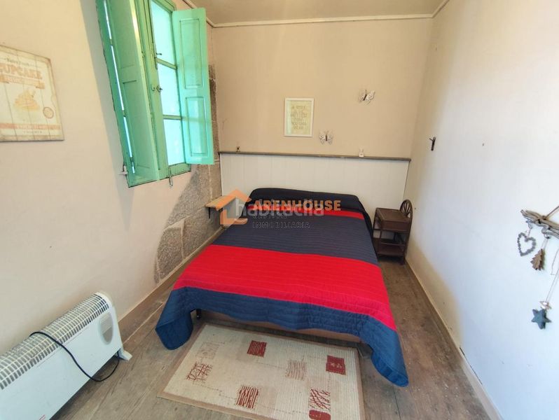 Foto beeb87db-7940-43f4-80b0-7d3b38aff5dc. Casa amb aparcament a Leiro