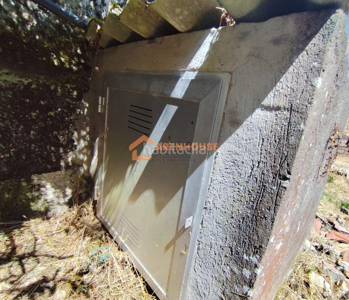 Foto e69e4383-bda6-4074-b73e-a354a0c61316. Casa amb aparcament a Leiro