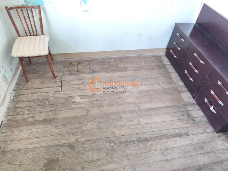 Foto fe57e14a-e51c-4758-975e-caacf812a943. Casa amb aparcament a Leiro
