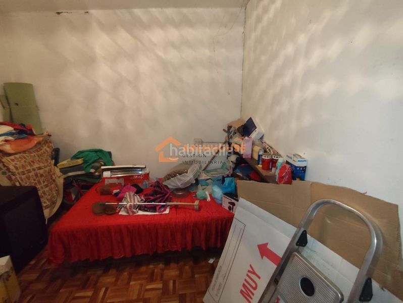 Foto 5addaaa3-a1cd-4abd-9c42-bf7dc2fc7629. Casa amb calefacció aparcament a Leiro