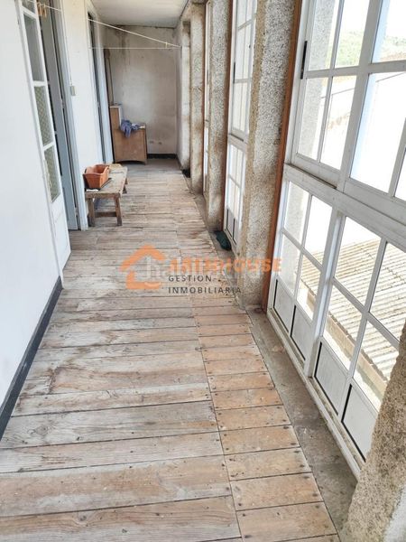 Foto aebb126e-85ff-4ffe-8b98-b755ac6a416b. Casa amb calefacció aparcament a Leiro