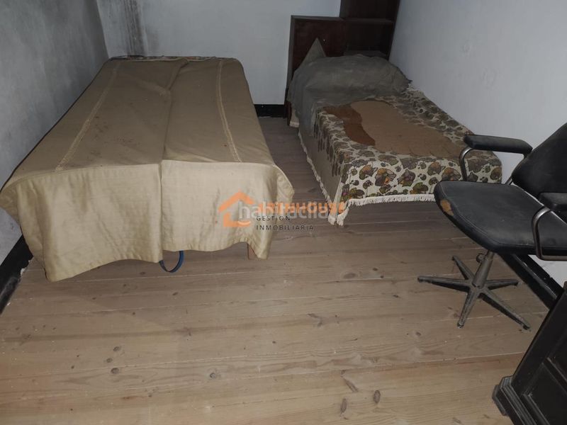 Foto cf040798-ad6f-4e69-b43e-e6940f0a625f. Casa amb calefacció aparcament a Leiro