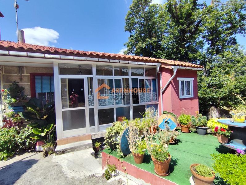 Foto ec8a986f-2122-4136-92fc-616fb344a72d. Casa amb calefacció a Allariz