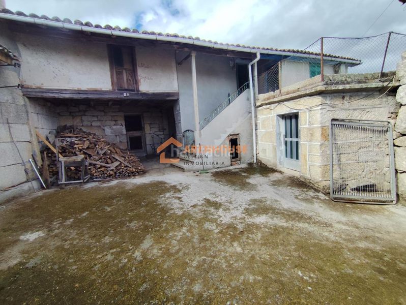 Foto 6dc67e02-63f8-41d7-8f97-ad7c7bf995da. Casa amb calefacció a Baños de Molgas