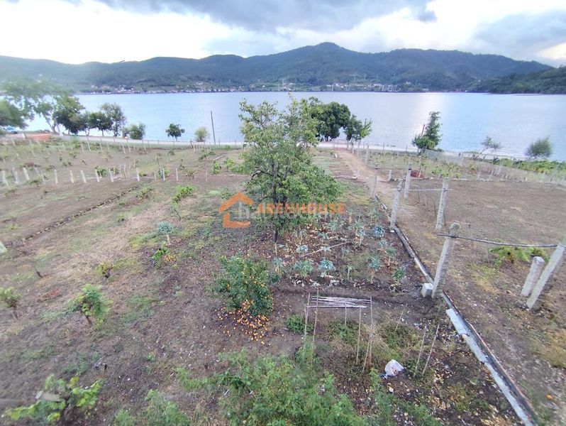 Foto 2d0756f2-a2cd-4195-8b76-d93f1b056d46. Casa amb calefacció aparcament a Castrelo de Miño