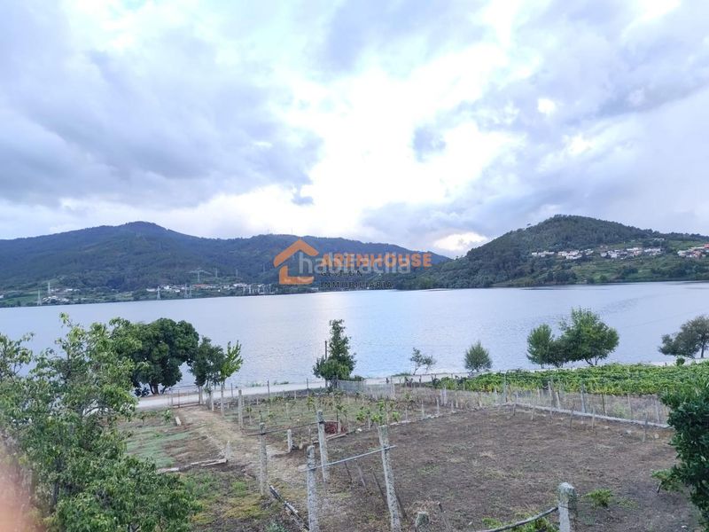 Foto b4e86f17-4c73-403e-ba4e-76bee31fd2b4. Casa amb calefacció aparcament a Castrelo de Miño