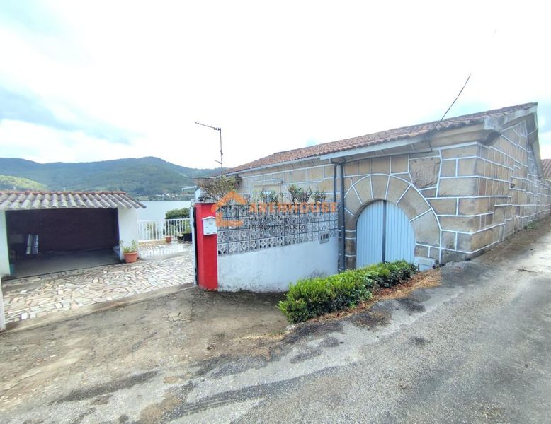 Foto dea0d77e-7994-4827-8723-93ce300c2d20. Casa amb calefacció aparcament a Castrelo de Miño