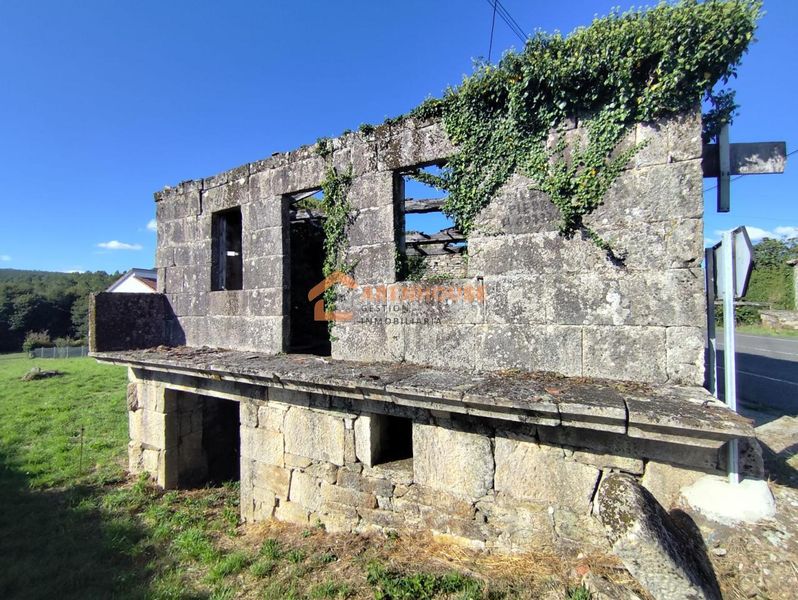 Foto 4d3b05bb-5c52-410c-8efc-33896af0916b. Casa amb calefacció a Piñor