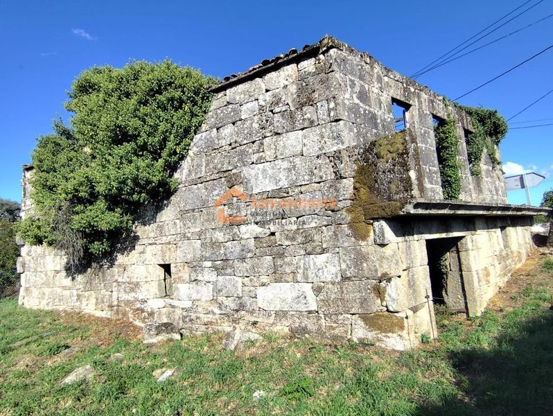 Foto bbafd176-f18d-4d7d-bd07-69ee0eb448f1. Casa amb calefacció a Piñor