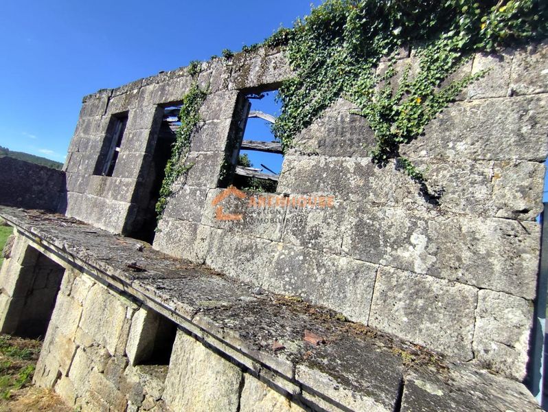 Foto daa43a8d-4f07-4a7b-8539-0ab51c9a89ff. Casa amb calefacció a Piñor