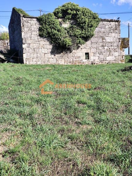 Foto f06c4722-abff-49b5-9139-8843042a3c8a. Casa amb calefacció a Piñor