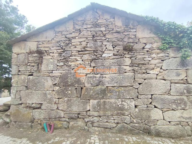 Foto c5e35ee2-9ad0-4165-b0f5-43e2d5defe69. Haus mit heizung in Boborás