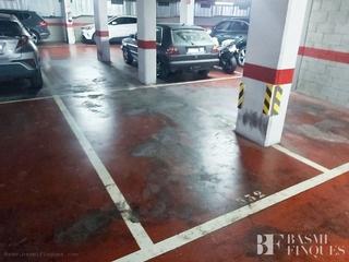Aparcament cotxe  Avenida madrid