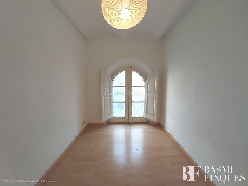 Foto ba026864-dd79-456e-88ec-19cb69674252. Local comercial a Vila de Gràcia Barcelona